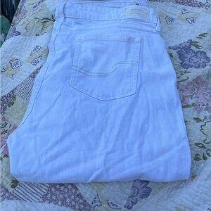 Signature Levi Strauss ripped Cream Modern Capri Pants